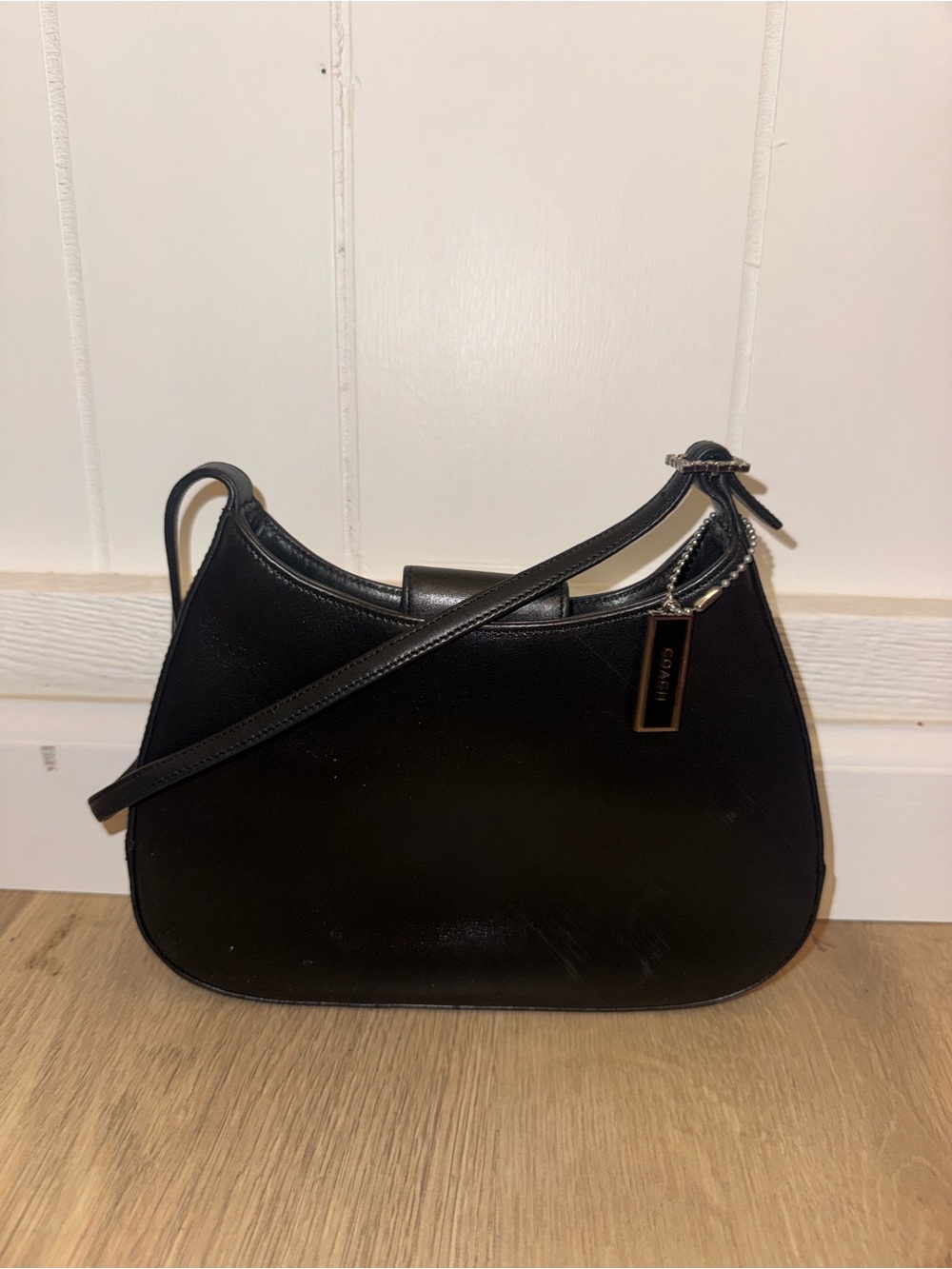 Vintage Black Leather Shoulder Bag - Classic Crossbody